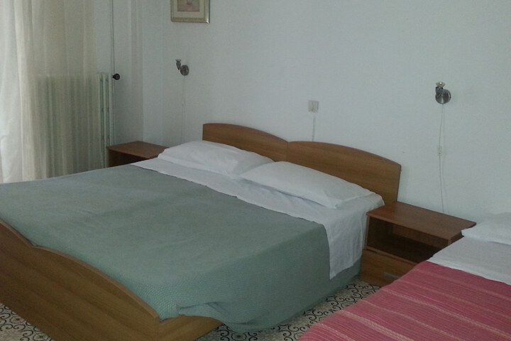 Room 4 of 26