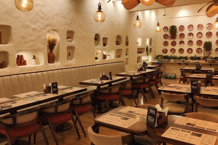 Dining 33 of 37