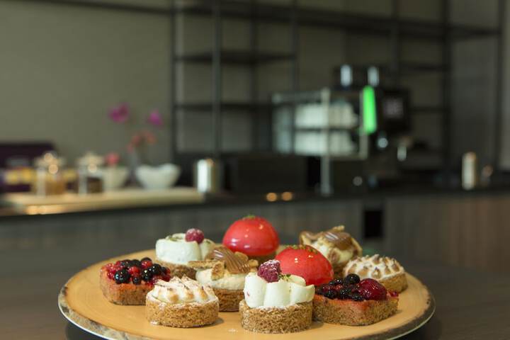 Breakfast/Coffee Service 62 of 76