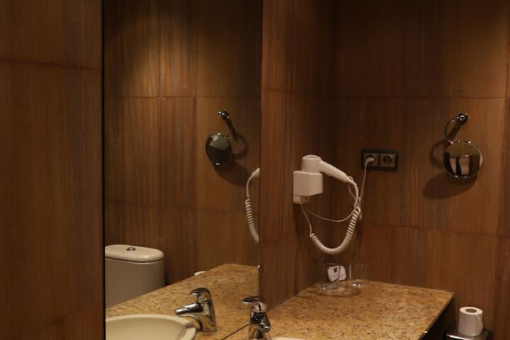 Room 23 of 44
