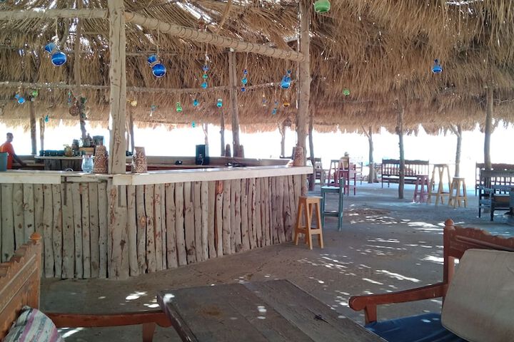 Lounge 87 of 142