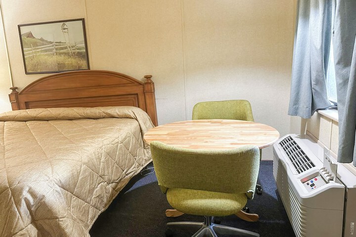 Room 49 of 95