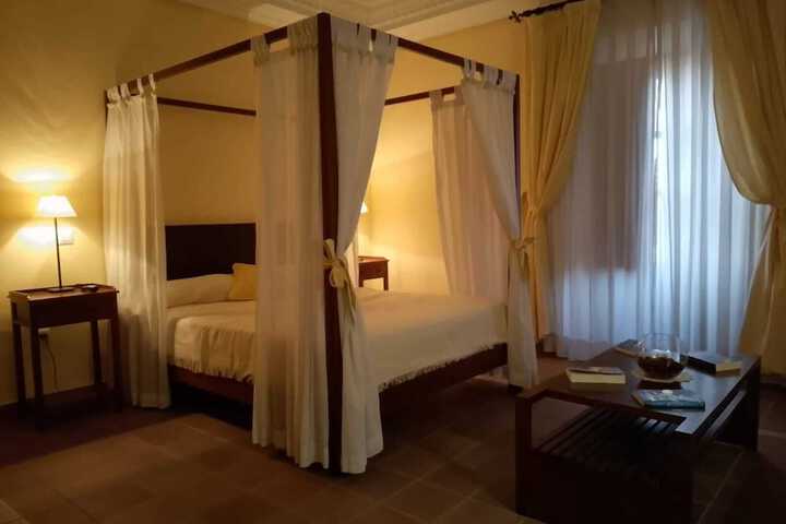 Room 9 of 23