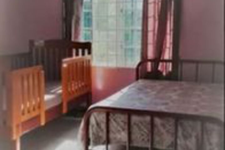 Room 7 of 16