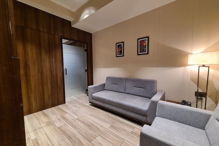 Room 20 of 33