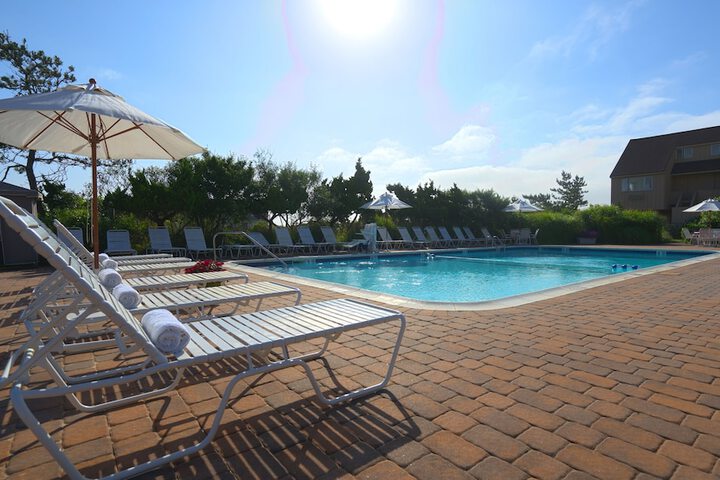 Pool 105 of 122