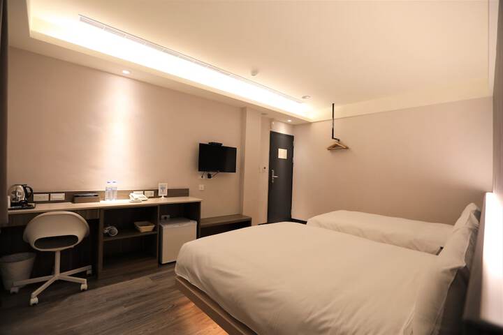 Room 56 of 79