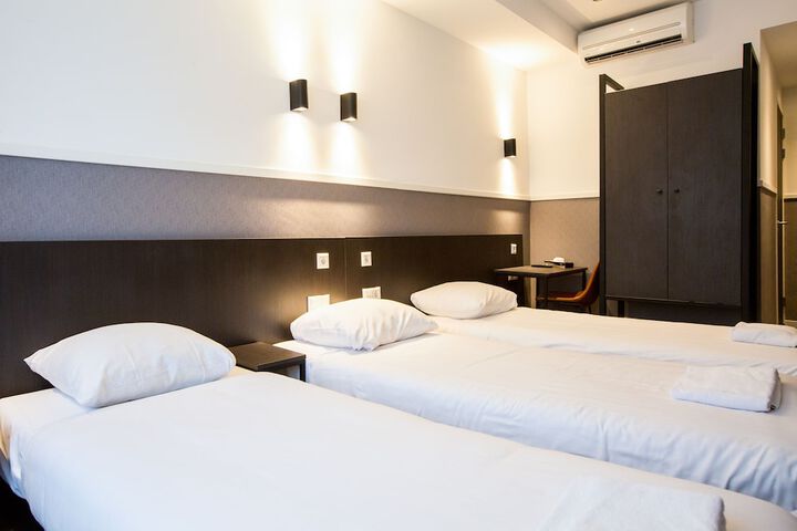 Room 15 of 37