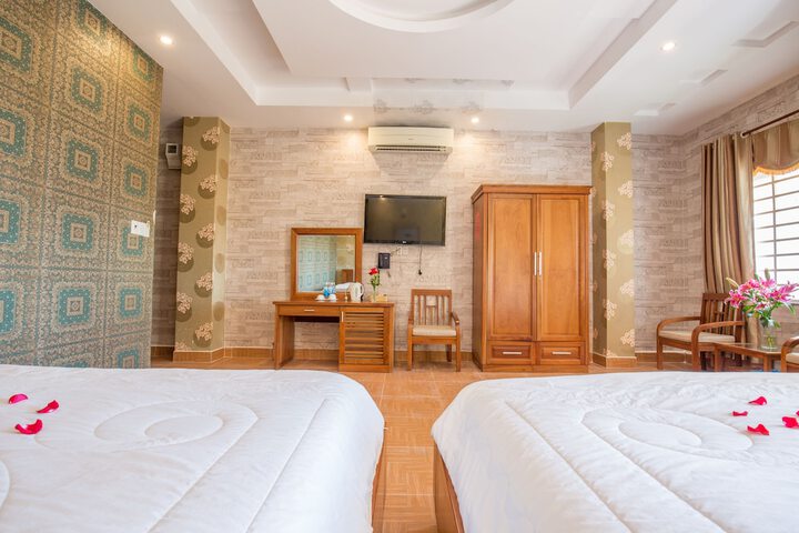 Room 7 of 79