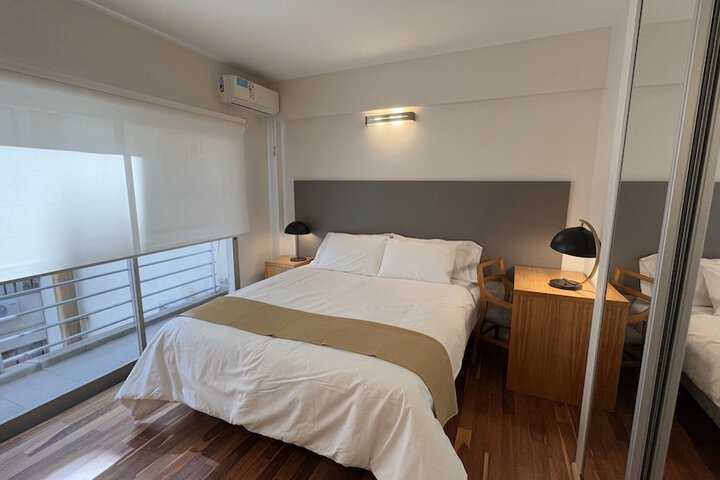 Room 8 of 33
