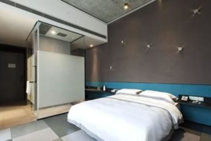 Room 19 of 27