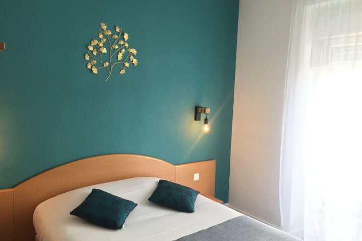 Room 12 of 54