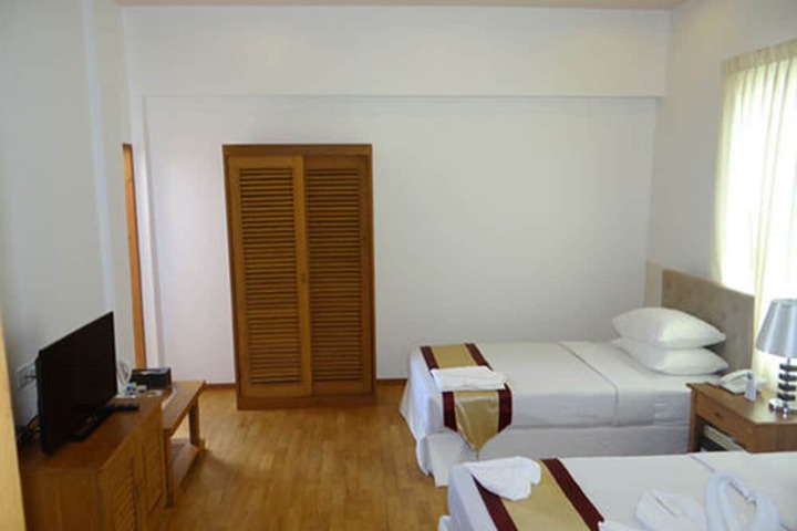 Room 5 of 26