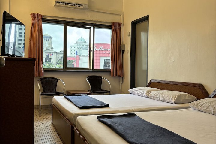 Room 4 of 19
