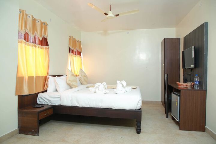 Room 8 of 28