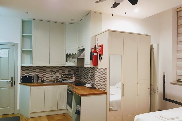 Room 12 of 46