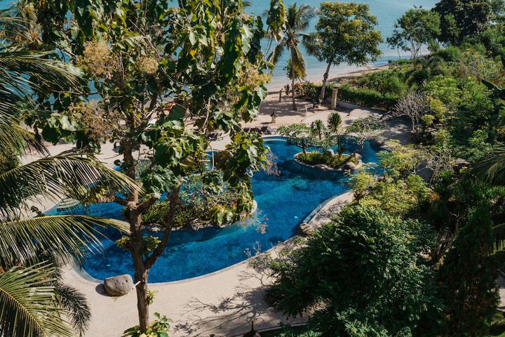 Hotel Pool