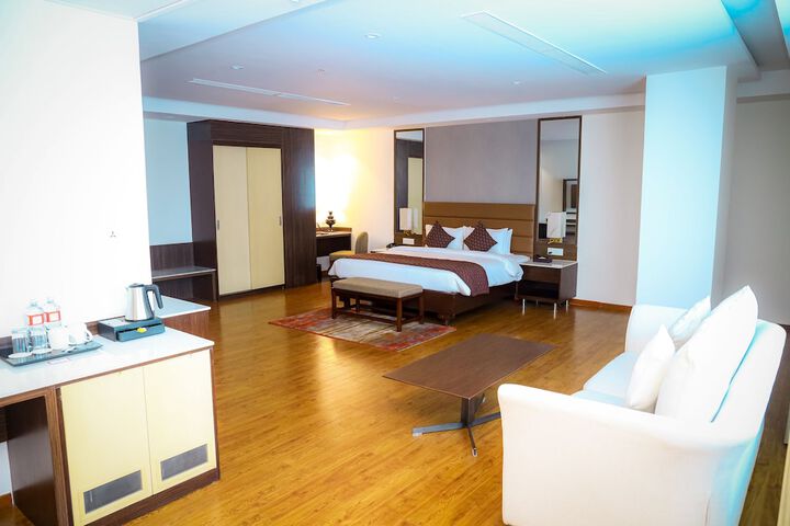 Room 6 of 21
