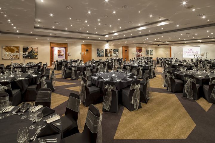 Ballroom/Hall 66 of 103