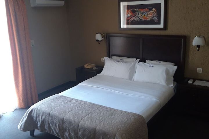 Room 8 of 32