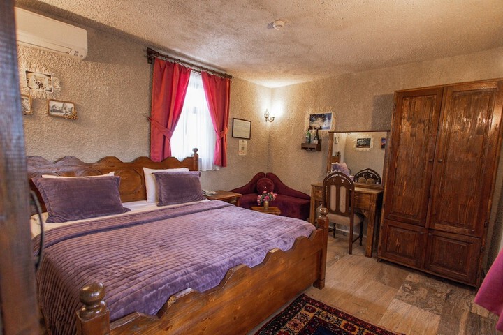 Room 7 of 61