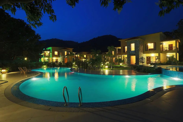 Pool 4 of 12