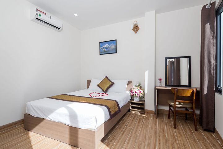 Room 10 of 20