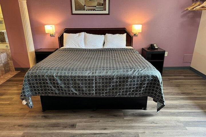 Room 12 of 40