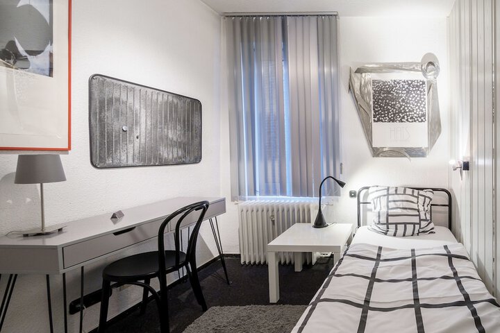 Room 17 of 41