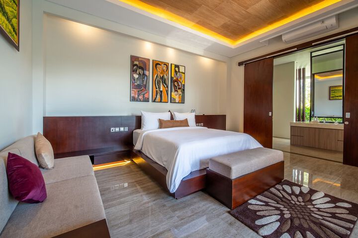 Room 20 of 176