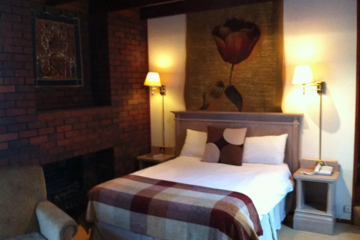 General 4 of 18
