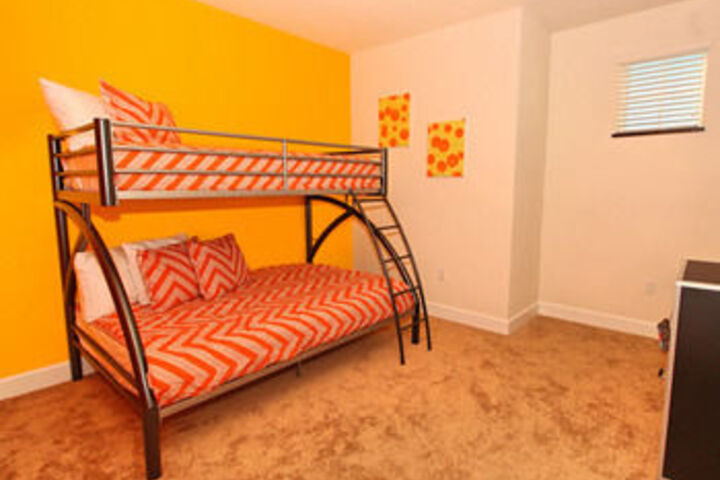 Room 185 of 380