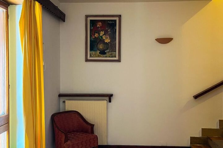 Room 23 of 38