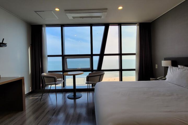 Room 15 of 74