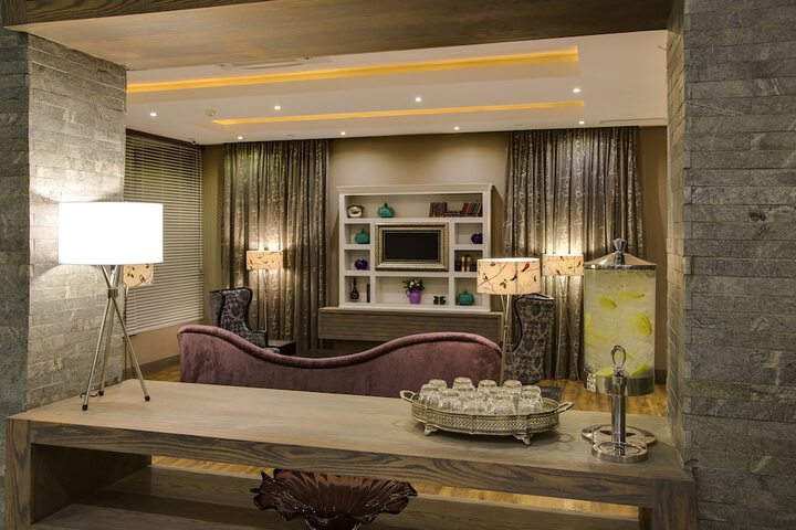 Hotel 2 of 126