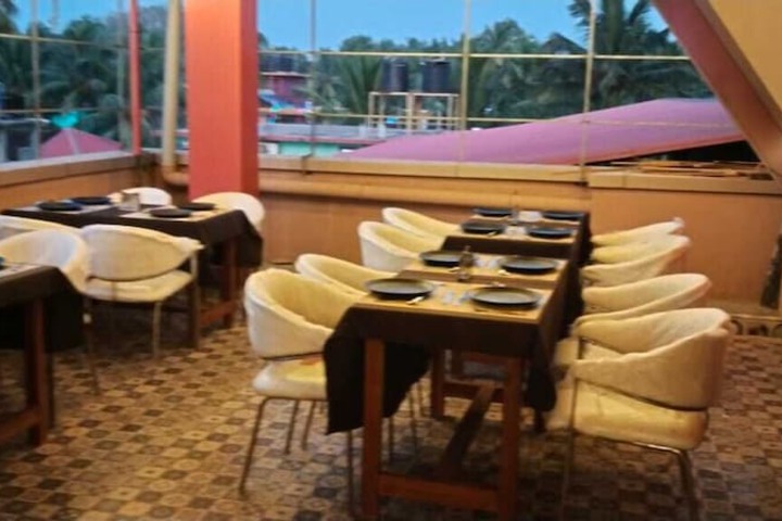 Dining 64 of 99