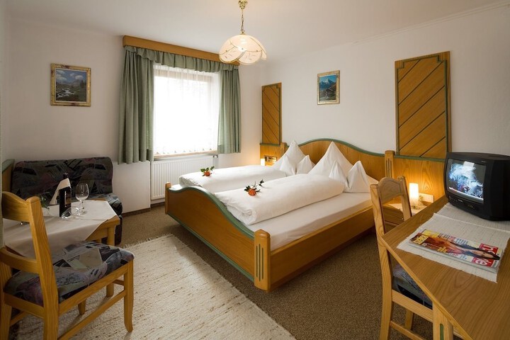 Room 4 of 58