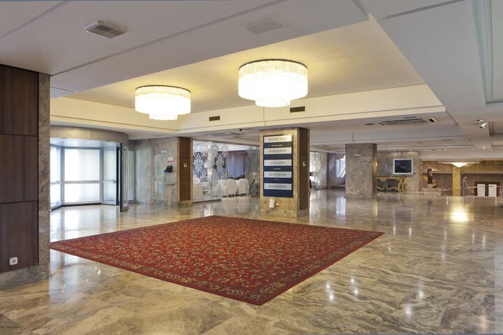 Guest Lobby