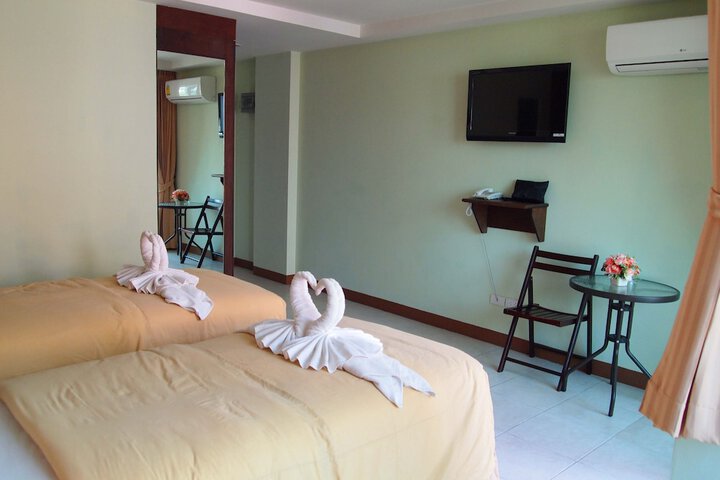 Room 10 of 36
