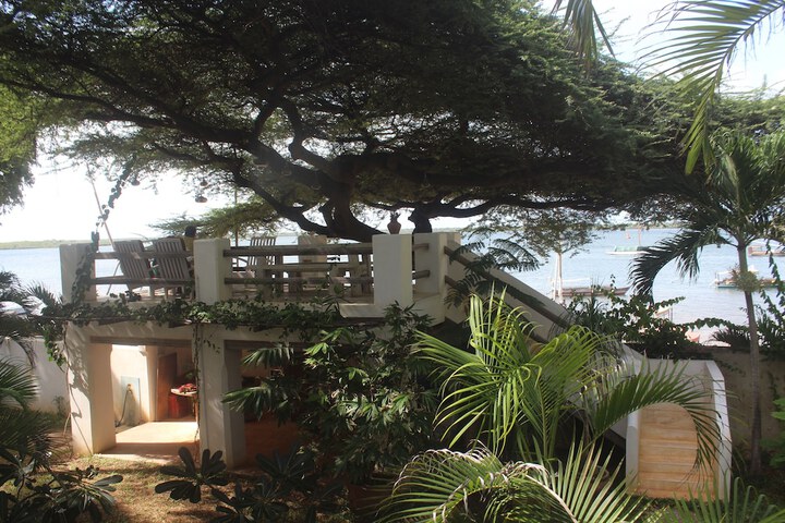 Hotel 74 of 79