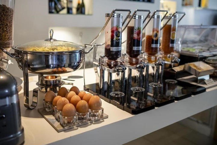 Breakfast/Coffee Service 14 of 20