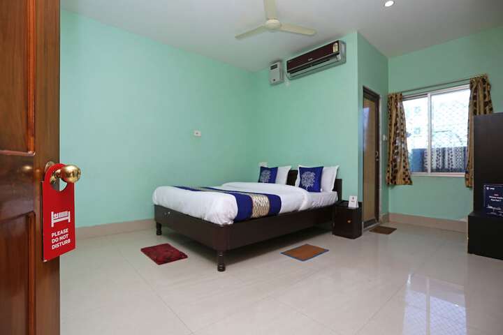 Room 8 of 14