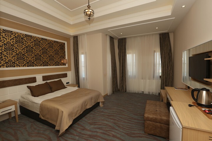 Room 7 of 34
