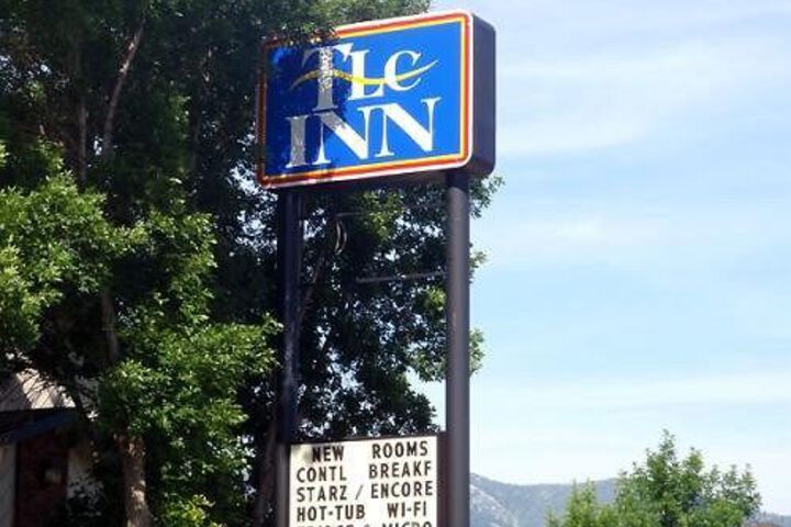 Hotel 4 of 12