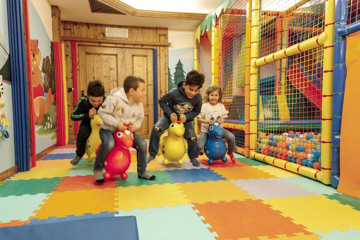 Childrens Activities 105 of 122