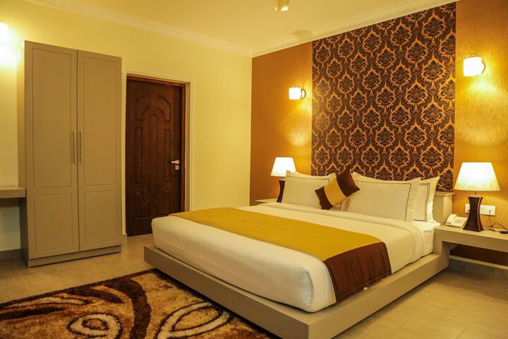 Room 9 of 54