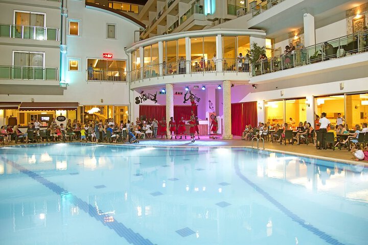Pool 54 of 109