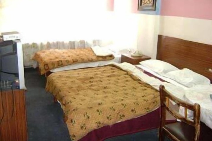 Room 3 of 7