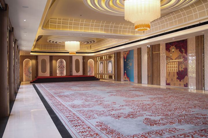 Ballroom/Hall 59 of 81