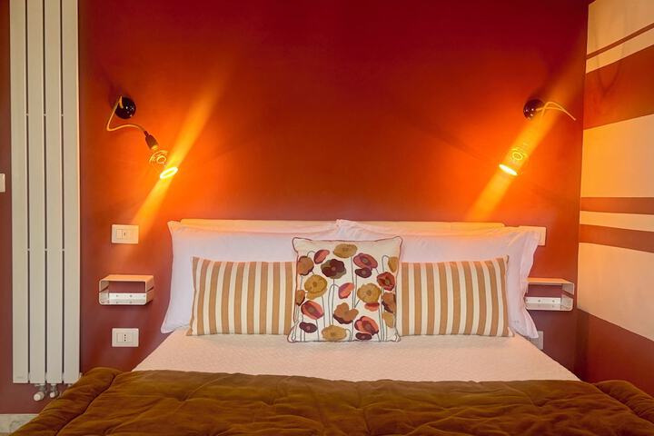 Room 25 of 204